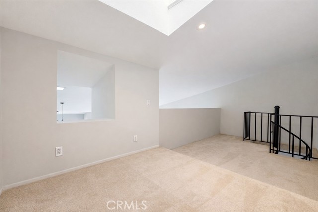 Image 11 of 39 For 10520 Lakeside  L