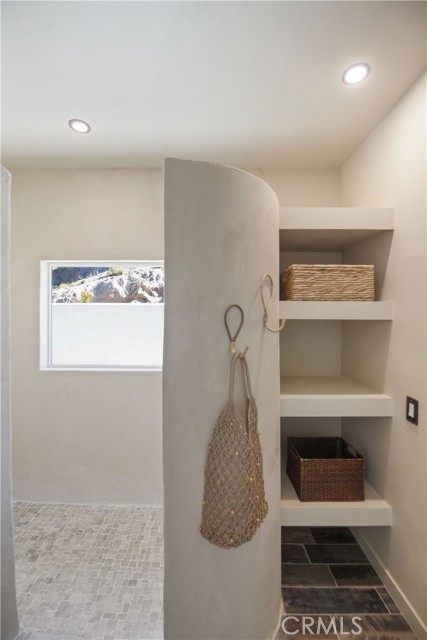54001 Ridge Road, Yucca Valley CA: https://media.crmls.org/medias/36b1d69f-2712-4f81-b7a2-0d31f3b5178d.jpg