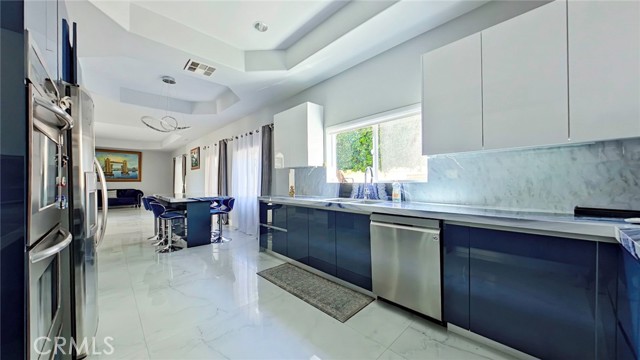 Detail Gallery Image 15 of 45 For 6937 Kian Ct, Van Nuys,  CA 91406 - 4 Beds | 3 Baths