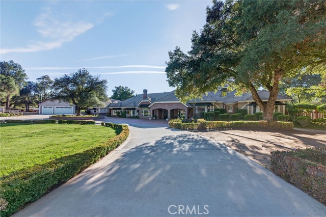 Detail Gallery Image 9 of 75 For 40833 Calle Bandido, Murrieta,  CA 92562 - 8 Beds | 7/2 Baths