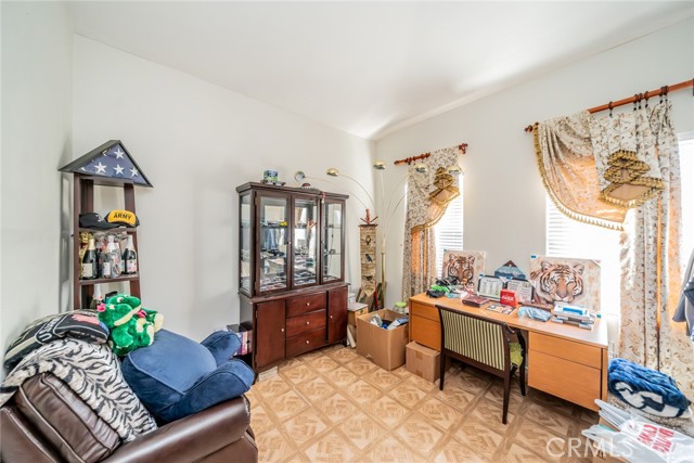 Detail Gallery Image 6 of 29 For 855 Browning Ct, San Jacinto,  CA 92583 - 5 Beds | 2/1 Baths