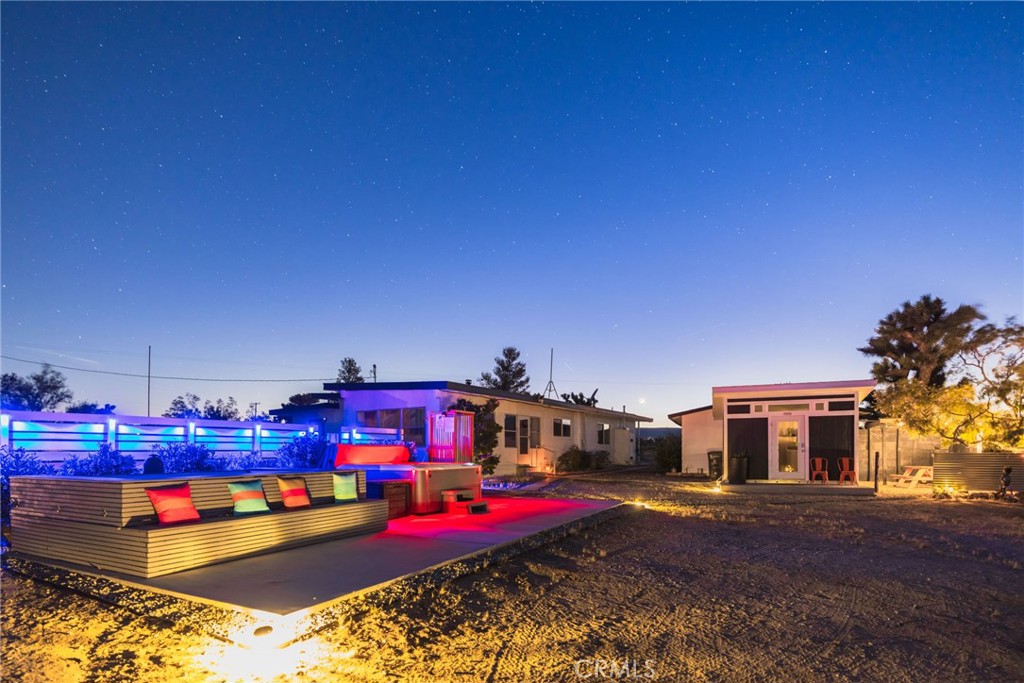 https://media.crmls.org/medias/36b2bbf3-5cfe-46f5-9821-f2ae7ace9381.jpg?preset=X-Large