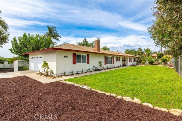4795 Bain Street, Jurupa Valley CA: https://media.crmls.org/medias/36b3e62e-1767-4ad8-bc0b-c0f860646fb4.jpg