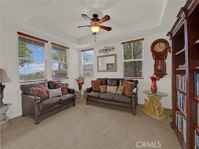 20361 Julia Lane, Saugus CA: https://media.crmls.org/medias/36b3f18e-68e5-493c-acff-e456b3764082.jpg
