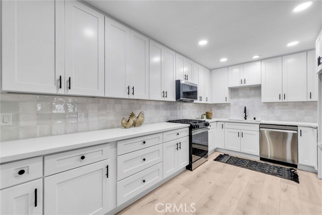 239 N San Antonio Avenue, Upland CA: https://media.crmls.org/medias/36b4175f-e05e-4667-b5ee-8fd793ef3748.jpg