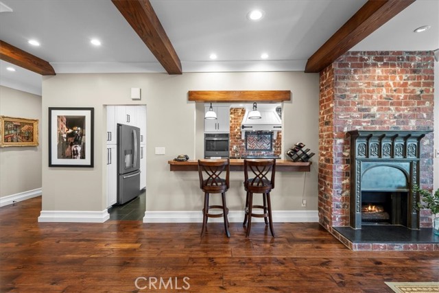 Detail Gallery Image 13 of 52 For 1167 Roxbury Dr #103,  Los Angeles,  CA 90035 - 2 Beds | 4/1 Baths