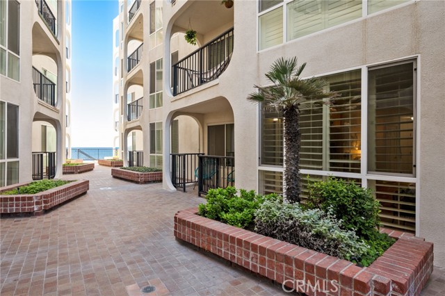 565 Esplanade, Redondo Beach, California 90277, 1 Bedroom Bedrooms, ,1 BathroomBathrooms,Residential,Sold,Esplanade,SB22252448