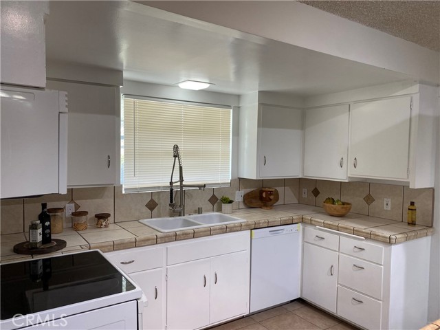 Detail Gallery Image 14 of 35 For 54858 Martinez Trl, Yucca Valley,  CA 92284 - 2 Beds | 2 Baths