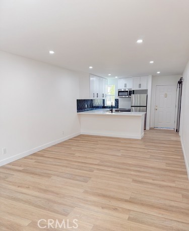 17000 Burbank Boulevard, Encino CA: https://media.crmls.org/medias/36b5be39-76e5-4826-be1f-ed820f9841aa.jpg