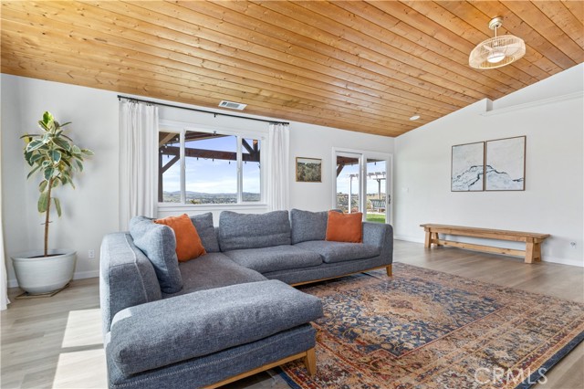 Detail Gallery Image 25 of 66 For 5530 El Pharo, Paso Robles,  CA 93446 - 5 Beds | 2/1 Baths