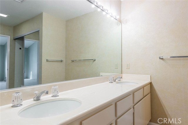 Image 18 for 76511   Daffodil DR