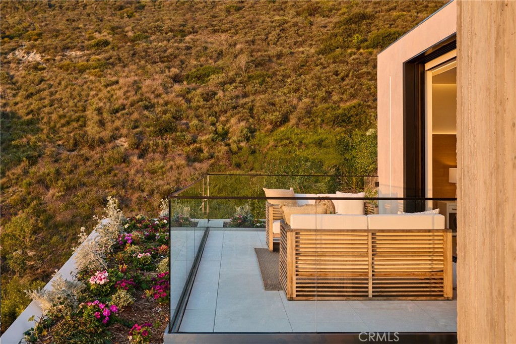 MLS #OC25242053 image #40