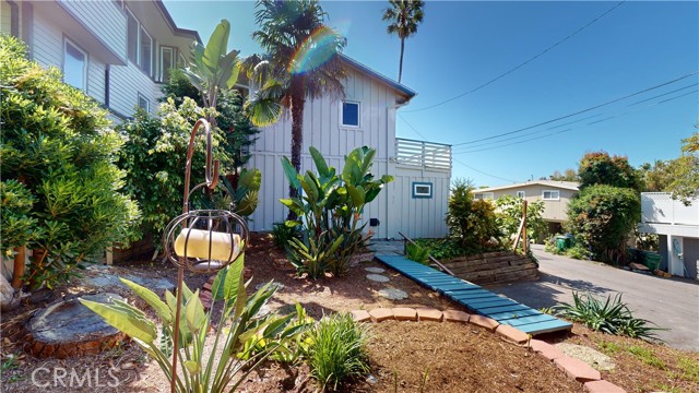 Detail Gallery Image 14 of 43 For 31955 10th Ave, Laguna Beach,  CA 92651 - 3 Beds | 2 Baths