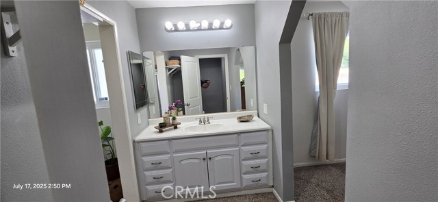 Detail Gallery Image 18 of 33 For 2051 Rancho Dr, Riverside,  CA 92507 - 4 Beds | 2/1 Baths
