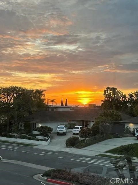 Detail Gallery Image 20 of 29 For 504 Avocado Ave, Corona Del Mar,  CA 92625 - 3 Beds | 3 Baths