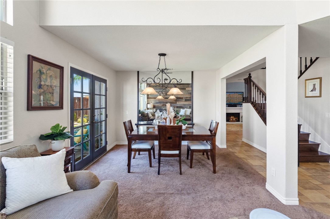 Detail Gallery Image 5 of 50 For 2929 Camellia Ct, Corona,  CA 92882 - 5 Beds | 2/1 Baths