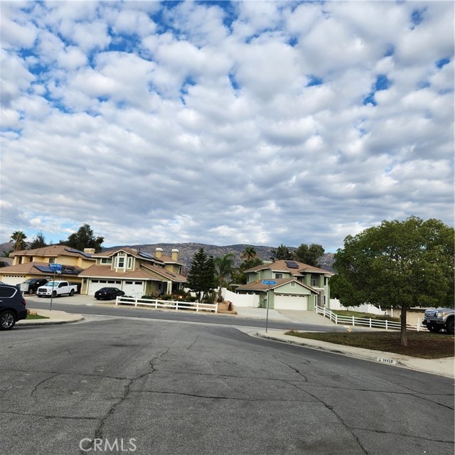 Detail Gallery Image 27 of 27 For 10482 Valley Crest, Moreno Valley,  CA 92557 - 4 Beds | 2/1 Baths