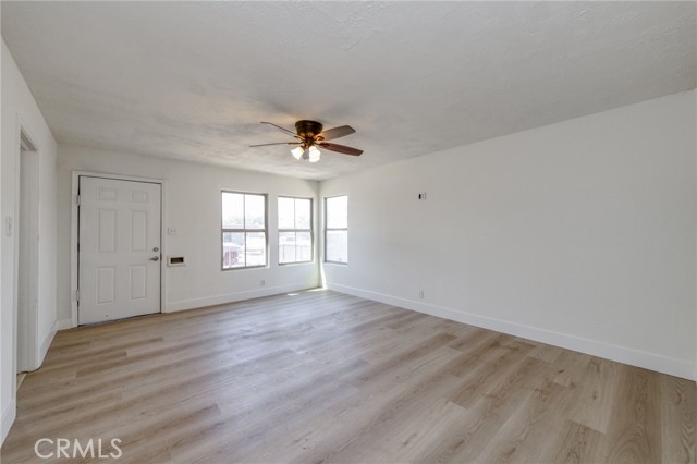 Detail Gallery Image 7 of 20 For 2461 S Poppy Ave, Fresno,  CA 93706 - 2 Beds | 1 Baths