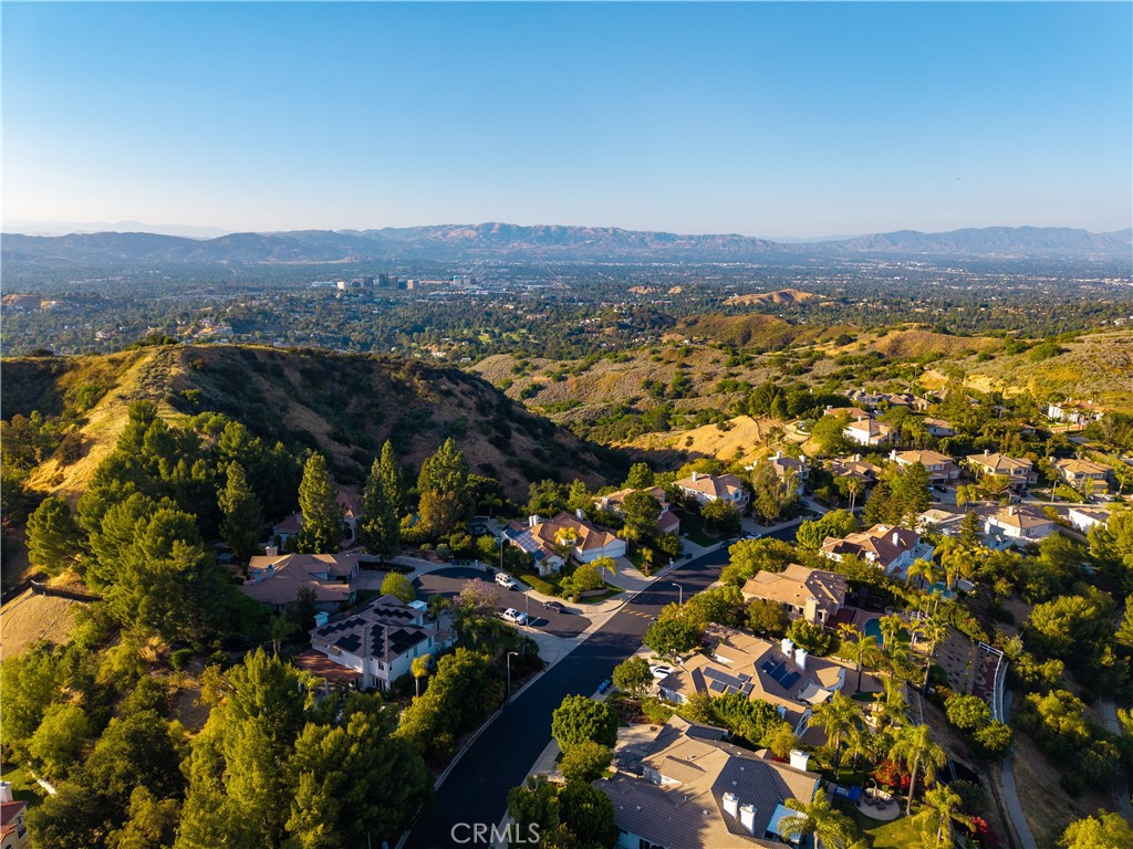 https://media.crmls.org/medias/36bb5788-8604-4bf6-b750-f4e69b63d56e.jpg?preset=X-Large