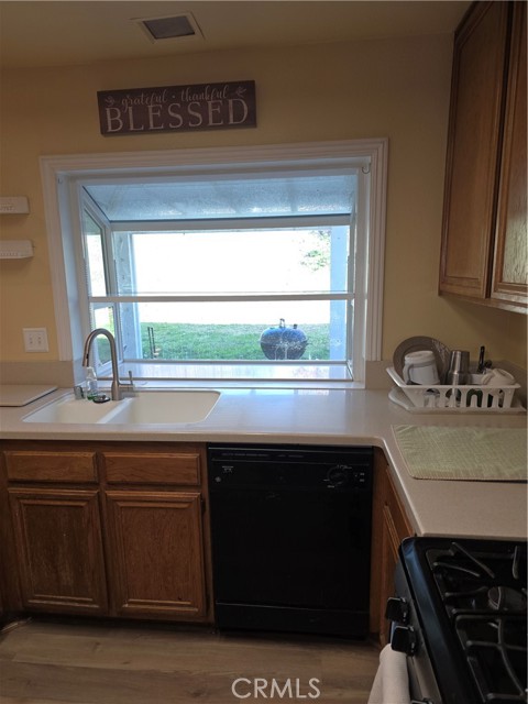 Detail Gallery Image 8 of 32 For 11268 Green Glen St, Moreno Valley,  CA 92557 - 3 Beds | 2 Baths