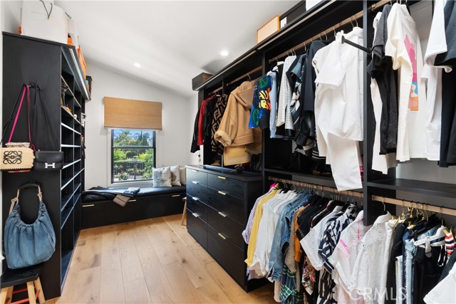 20 Whistling Isle, Irvine CA: https://media.crmls.org/medias/36bc0c02-19ed-4d4f-9708-6bac4bf376ca.jpg