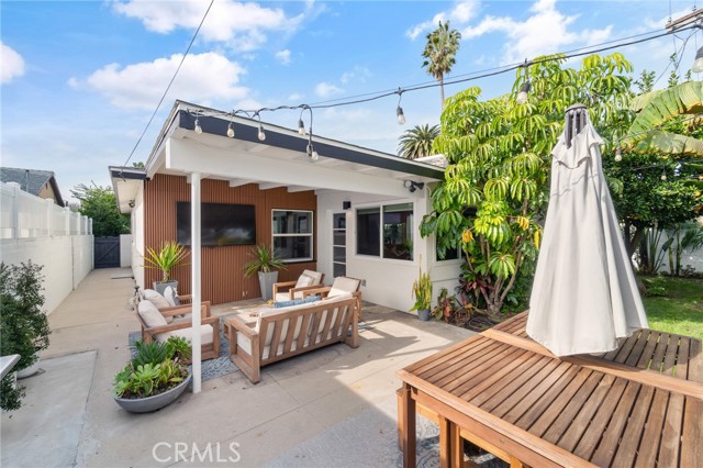 Detail Gallery Image 36 of 40 For 7316 Colbath, Van Nuys,  CA 91405 - 3 Beds | 3 Baths