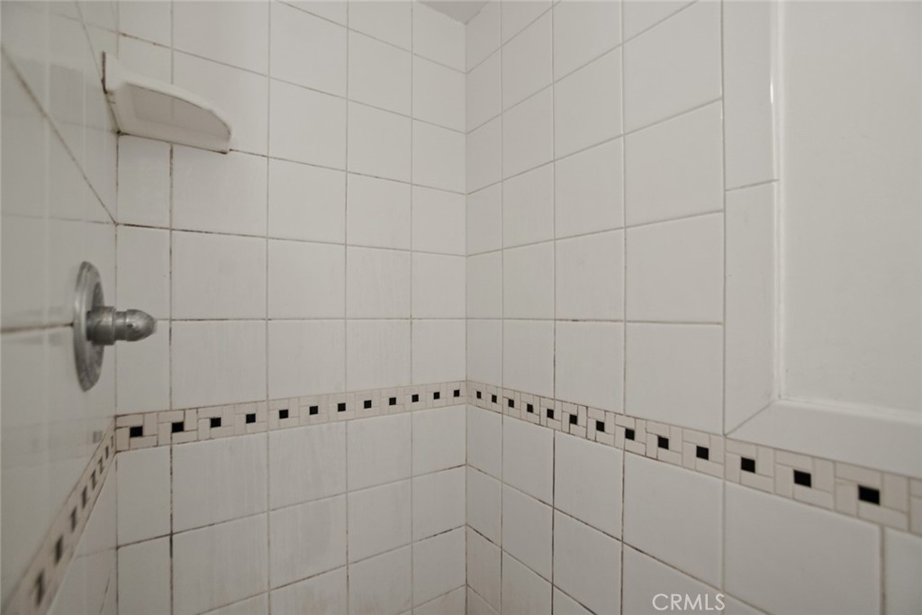 https://media.crmls.org/medias/36bca380-a583-4152-afc3-995f737f7287.jpg?preset=X-Large