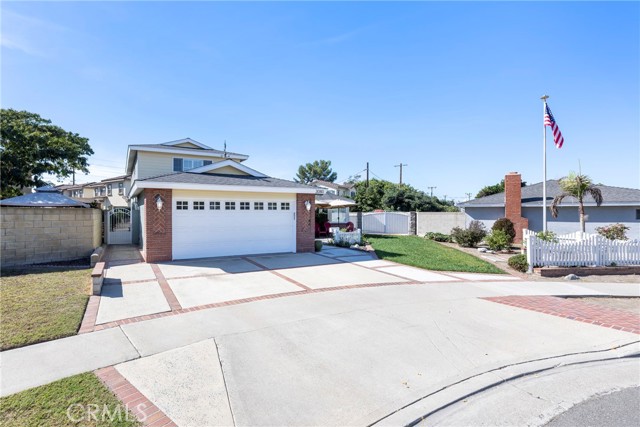 Detail Gallery Image 2 of 72 For 3080 W Glen Holly Dr, Anaheim,  CA 92804 - 5 Beds | 3/1 Baths