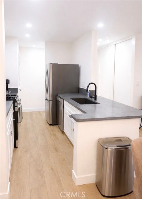 Detail Gallery Image 4 of 26 For 1605 Hotel Cir #B 107,  San Diego,  CA 92108 - 1 Beds | 1 Baths