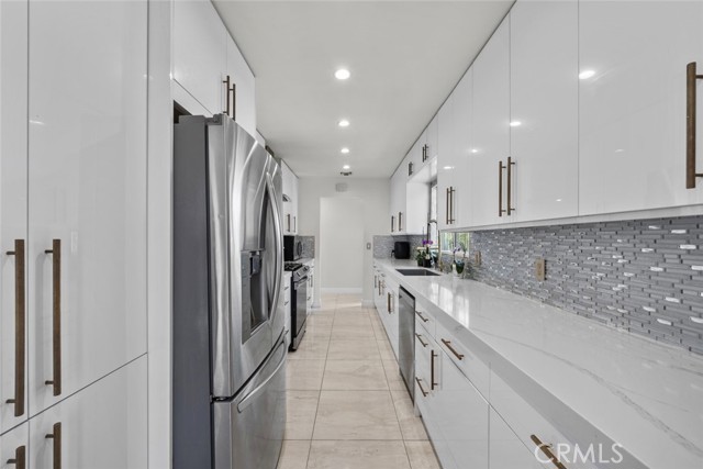 Detail Gallery Image 7 of 41 For 12628 Stagg St, North Hollywood,  CA 91605 - 4 Beds | 2 Baths