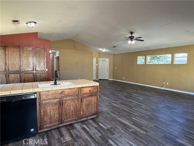 708 Vista Del Rey Drive, Atwater CA: https://media.crmls.org/medias/36bf53ad-2186-4e08-b141-5ce2854b7eeb.jpg
