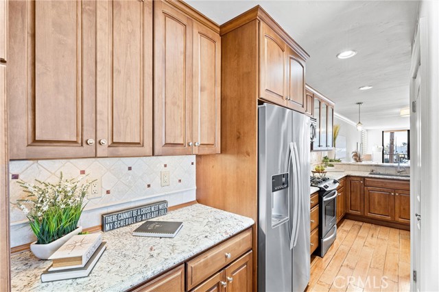 201 Bay Shore Avenue, Long Beach CA: https://media.crmls.org/medias/36c00911-5ab6-4c59-845f-c2835c769a22.jpg