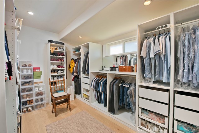 17068 Countess Place, Encino CA: https://media.crmls.org/medias/36c0574e-c04d-4e98-987f-5bc698217a1a.jpg
