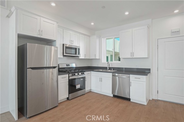 Detail Gallery Image 12 of 32 For 8750 Sepulveda Bld #308,  North Hills,  CA 91343 - 1 Beds | 1 Baths