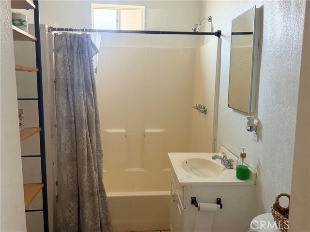 Detail Gallery Image 23 of 30 For 1318 E 100th St, Los Angeles,  CA 90002 - 3 Beds | 2 Baths