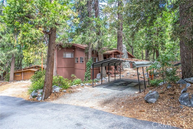 9269 Wood Road, Forest Falls CA: https://media.crmls.org/medias/36c095c2-7986-4d2d-853b-09a938be1da5.jpg