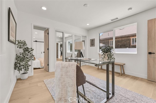 Detail Gallery Image 29 of 37 For 808 S Los Robles Ave, Pasadena,  CA 91106 - 3 Beds | 3 Baths