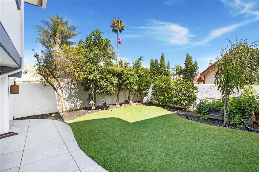 MLS #OC25163421 img 4