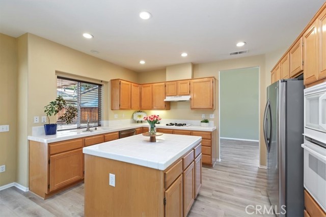39741 Jacaranda Court, Temecula CA: https://media.crmls.org/medias/36c26118-84a2-435b-a7cc-cd983e5bb2f9.jpg