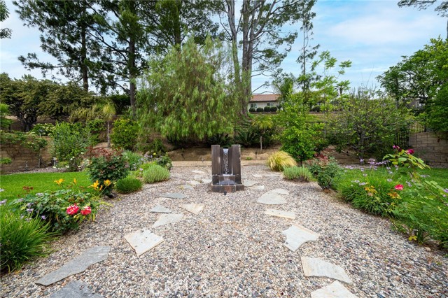 Detail Gallery Image 5 of 46 For 18337 Chatham Ln, Porter Ranch,  CA 91326 - 4 Beds | 2/1 Baths