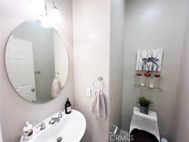 Detail Gallery Image 9 of 23 For 28303 Sycamore Dr, Saugus,  CA 91350 - 3 Beds | 2/1 Baths