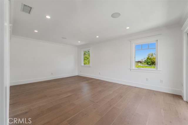 20701 Dumont Street, Woodland Hills CA: https://media.crmls.org/medias/36c3f089-a5f0-4636-9e00-1a6676ed6919.jpg