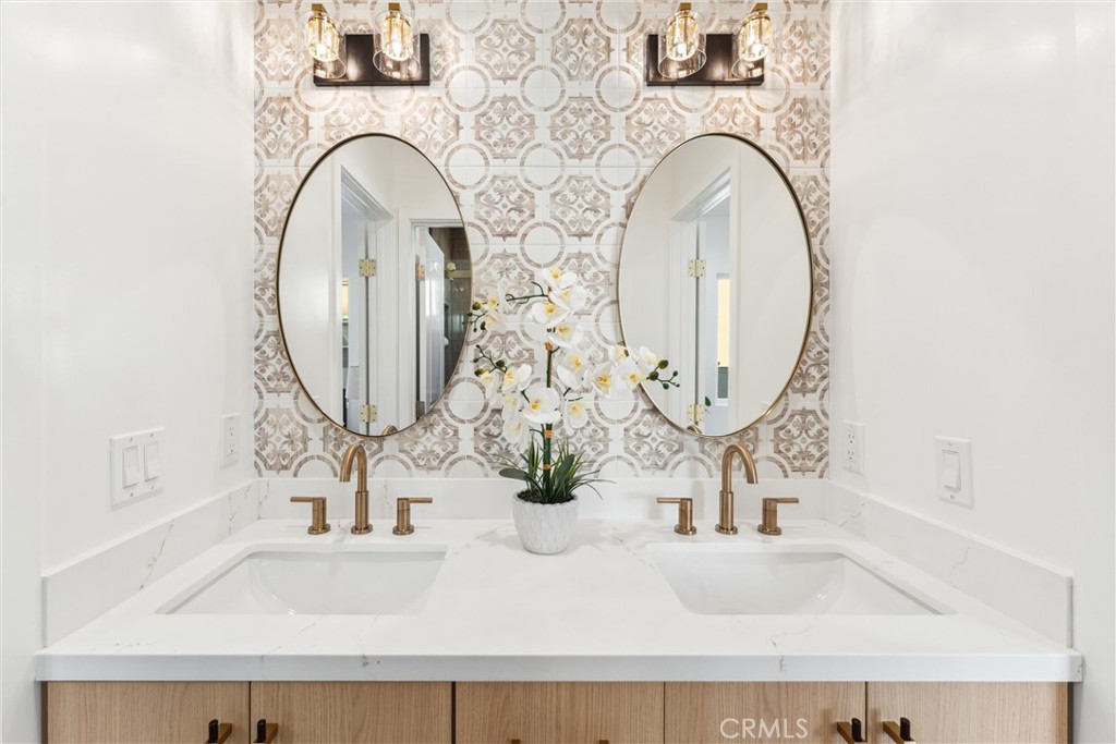 https://media.crmls.org/medias/36c45f4b-d6cb-4c65-a4a9-f40d972c62f5.jpg?preset=X-Large