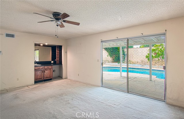 Detail Gallery Image 5 of 15 For 2925 Jacaranda Ave, Costa Mesa,  CA 92626 - 3 Beds | 2 Baths