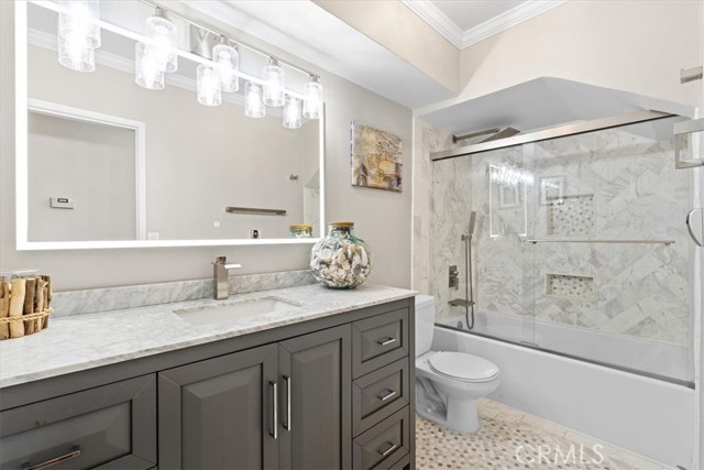 Detail Gallery Image 18 of 35 For 4963 Haskell Ave, Encino,  CA 91436 - 4 Beds | 2 Baths