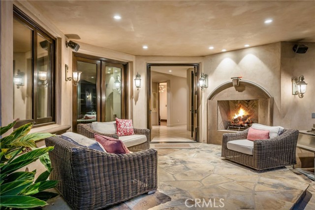215 S Poinsettia Avenue, Manhattan Beach CA: https://media.crmls.org/medias/36c6b989-86f5-4e61-9a93-5ab98ade9b66.jpg