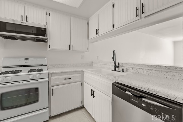 Detail Gallery Image 16 of 30 For 616 S Santa Fe, Hemet,  CA 92543 - 2 Beds | 2 Baths