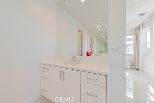 Detail Gallery Image 26 of 39 For 131 Reyes Alley, Lake Forest,  CA 92630 - 5 Beds | 4 Baths