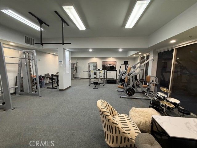5151 Balboa Boulevard, Encino CA: https://media.crmls.org/medias/36c7ee4a-9a24-442e-9e32-44e376512d50.jpg