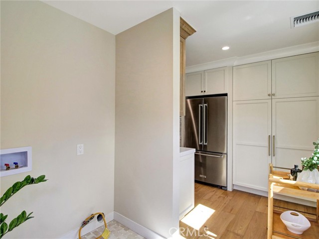 Detail Gallery Image 16 of 43 For 2171 Stearnlee, Long Beach,  CA 90815 - 4 Beds | 3 Baths